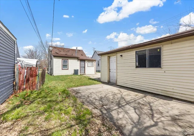 5th image of 6808 Fisher Ave, Warren, MI 48091 | MLS# 20261014377