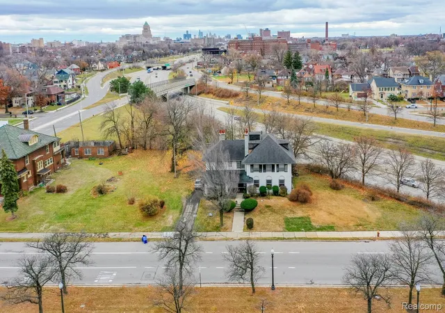 4th image of 1135 Chicago Blvd, Detroit, MI 48202 | MLS# 20261014403