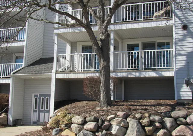 Photo 1 of Condo for sale at 3565 S Port Cvs Dr #63, Waterford, MI 48328 | MLS# 20261014488 | Listing updated on 2026-07-18