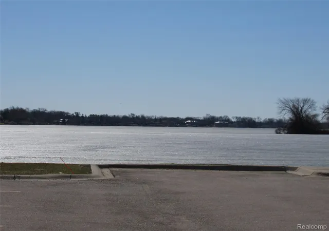 Photo 3 of Condo for sale at 3565 S Port Cvs Dr #63, Waterford, MI 48328 | MLS# 20261014488 | Listing updated on 2026-07-18