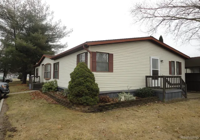 Photo 3 of Single family home for sale at 268 Highlands, Temperance, MI 48182 | MLS# 20261014516 | Listing updated on 2026-09-01