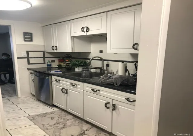 20th image of 8200 Jefferson Ave E #803, Detroit, MI 48214 | MLS# 20261014611