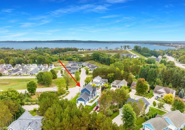 Homes for sale in Traverse City, MI | 10708 Shrewbury St, Traverse City, MI 49684 | MLS# 78080065934