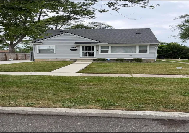 Photo 1 of Single family home for sale at 17103 Patton St, Detroit, MI 48219 | MLS# 20261014636 | Listing updated on 2026-08-19