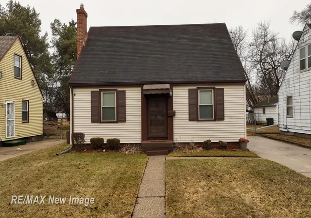 Homes for sale in Saginaw, MI | 2430 Whitter St, Saginaw, MI 48601 | MLS# 61050201066