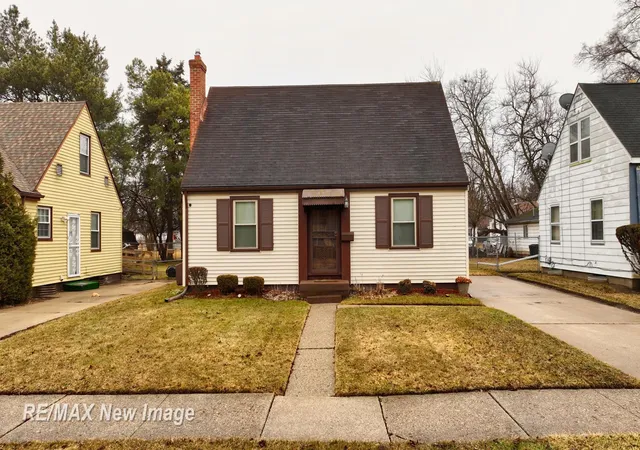 Homes for sale in Saginaw, MI | 2430 Whitter St, Saginaw, MI 48601 | MLS# 61050201066