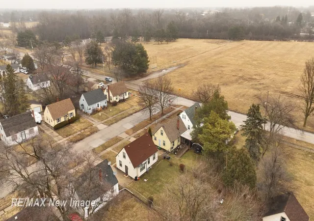Homes for sale in Saginaw, MI | 2430 Whitter St, Saginaw, MI 48601 | MLS# 61050201066