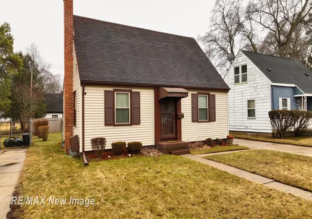Homes for sale in Saginaw, MI | 2430 Whitter St, Saginaw, MI 48601 | MLS# 61050201066