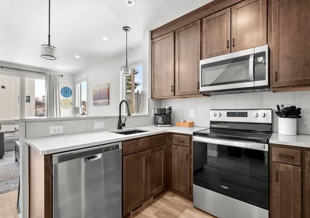 Photo 4 of Condo for sale at 200 Gillis St, Traverse City, MI 49684 | MLS# 78080065953 | Listing updated on 2026-06-18