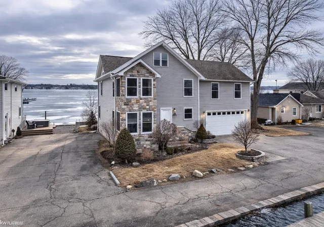 2nd image of 50740 Base St, New Baltimore, MI 48047 | MLS# 58050201115