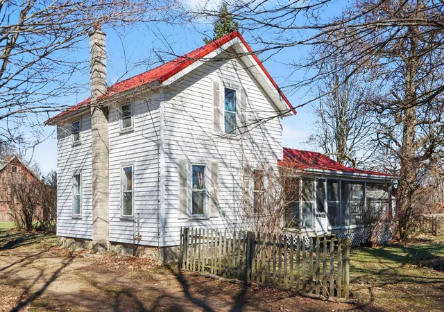 1st image of 8004 W W Ave, Schoolcraft, MI 49087 | MLS# 66026008913