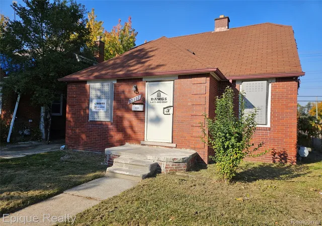 Photo 1 of Single family home for sale at 16069 Carlisle St, Detroit, MI 48205 | MLS# 20261015249 | Listing updated on 2026-10-28