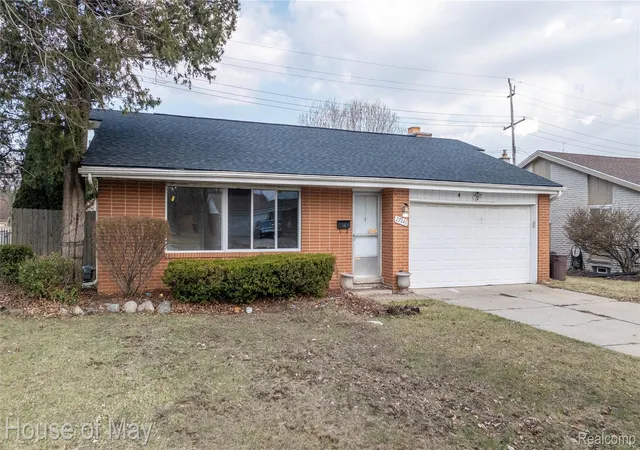 Photo 1 of Single family home for sale at 27840 Larkmoor St, Southfield, MI 48076 | MLS# 20261015313 | Listing updated on 2026-08-22