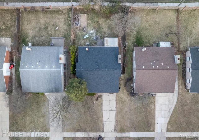 Photo 13 of Single family home for sale at 27840 Larkmoor St, Southfield, MI 48076 | MLS# 20261015313 | Listing updated on 2026-08-22