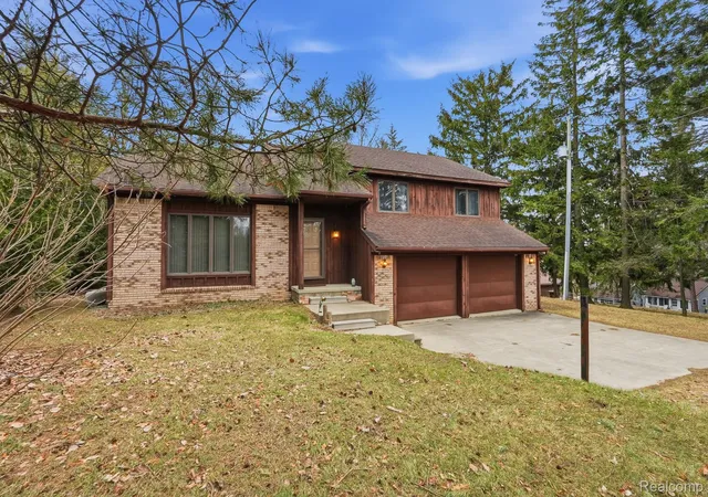 Homes for sale in Deckerville, MI | 5436 N Lakeshore Rd, Deckerville, MI 48427 | MLS# 20261015393