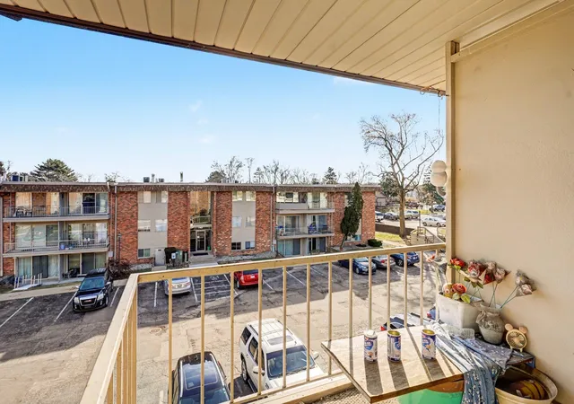 Homes for sale in Kalamazoo, MI | 756 W Kilgore Rd #302, Kalamazoo, MI 49008 | MLS# 66026009018