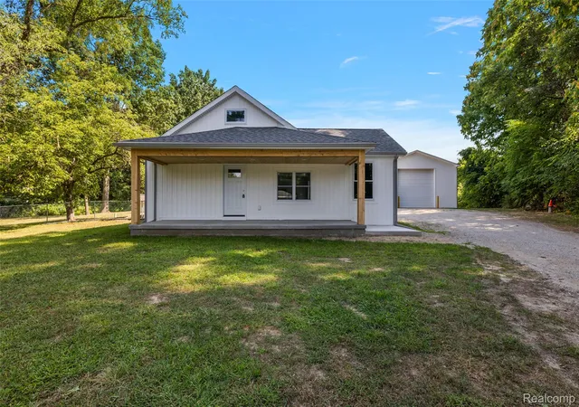 Photo 3 of Single family home for sale at 5771 Gratiot Ave, Saint Clair, MI 48079 | MLS# 20261015507 | Listing updated on 2026-07-06