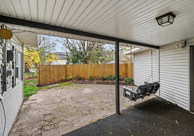 Photo 3 of Single family home for sale at 709 New William St, Ludington, MI 49431 | MLS# 67026009071 | Listing updated on 2026-09-21
