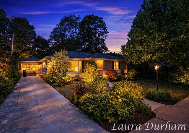 Photo 1 of Single family home for sale at 526 Butler St, Saugatuck, MI 49453 | MLS# 71026009141 | Listing updated on 2026-09-10