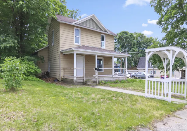 Photo 1 of Single family home for sale at 112 Howard St, Cadillac, MI 49601 | MLS# 72026009156 | Listing updated on 2026-09-01