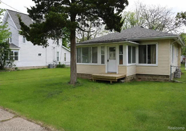 15th image of 8 Maple St, Oxford, MI 48371 | MLS# 20261015651