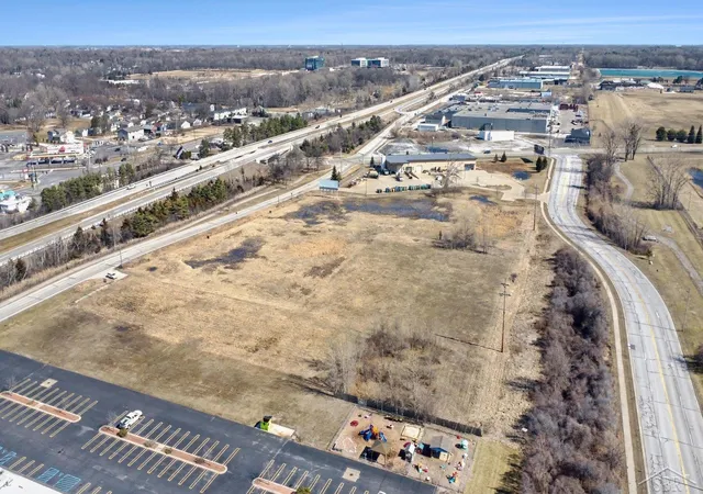 3rd image of 1240 James Savage Rd, Midland, MI 48640 | MLS# 61050201309