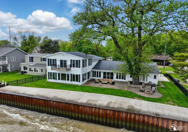 2nd image of 13542 Venetian Dr, Monroe, MI 48161 | MLS# 57050201325