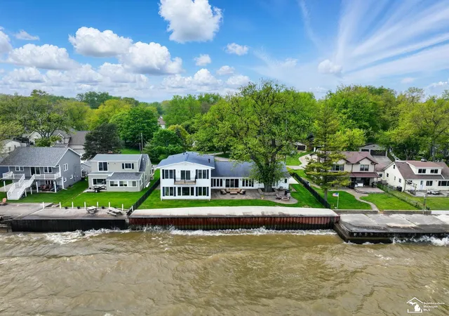 4th image of 13542 Venetian Dr, Monroe, MI 48161 | MLS# 57050201325