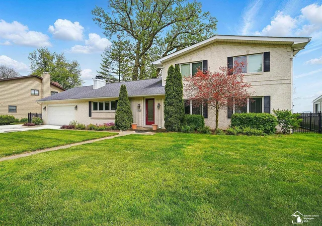 5th image of 13542 Venetian Dr, Monroe, MI 48161 | MLS# 57050201325