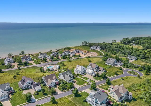 20th image of 688 Waters Edge Dr #15, South Haven, MI 49090 | MLS# 71026009386