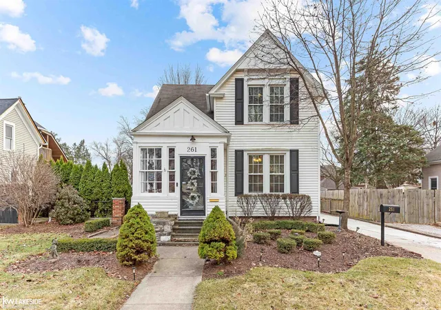 Photo 1 of Single Family Residence at 261 Jones St, Mount Clemens, MI 48043 | MLS# 58050201429 | | Sold on 2026-04-08