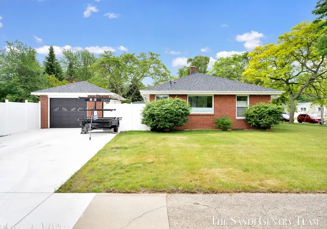 1st image of 1508 Wisconsin St, Grand Haven, MI 49417 | MLS# 71026009611