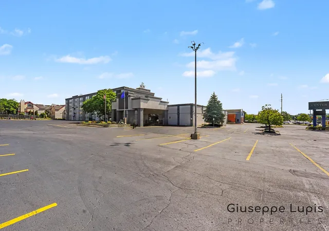 2nd image of 3333 28th St SE, Grand Rapids, MI 49512