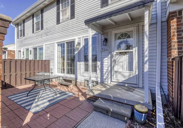 Listing Photo 2 - Condo for sale in building located at 15207 Renshaw Dr, Clinton Township, MI 48038