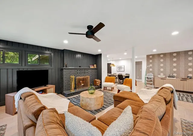 Photo 3 of Single family home for sale at 5831 Browntown Rd, Sawyer, MI 49125 | MLS# 20261016301 | Listing updated on 2026-07-06