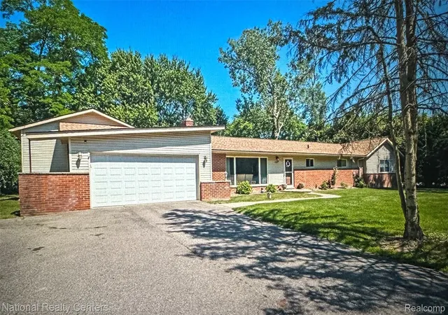 Photo 3 of Single family home for sale at 2851 Franklin Rd, Bloomfield Hills, MI 48302 | MLS# 20261016341 | Listing updated on 2026-08-30