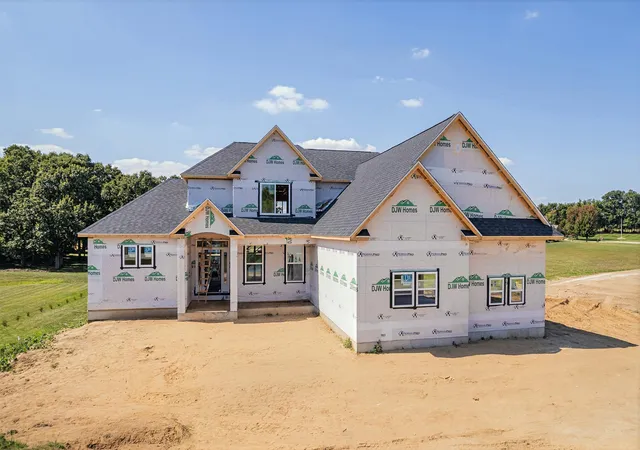 Homes for sale in Adrian Township Lenawee, MI | 4823 Thompson Heights Dr, Adrian Township Lenawee, MI 49221 | MLS# 81026009817
