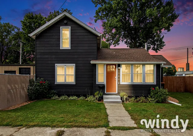 41st image of 106 Lagrange St, Dowagiac, MI 49047 | MLS# 65026009866