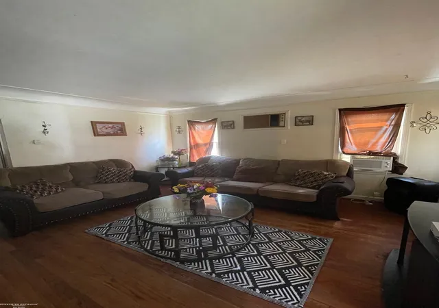 4th image of 5570 Farmbrook St, Detroit, MI 48224 | MLS# 58050201596