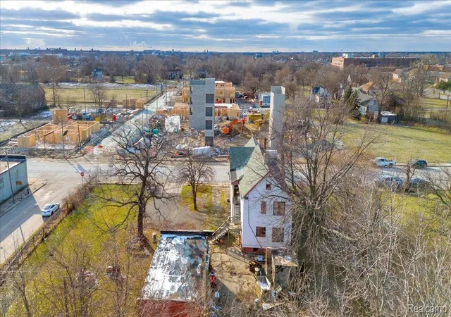 Listing Photo 2 - Condo for sale in building located at 3320 14th St, Detroit, MI 48208 - Unit #