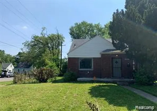 Photo 1 of Single family home for sale at 19514 Fielding St, Detroit, MI 48219 | MLS# 20261016550 | Listing updated on 2026-08-24