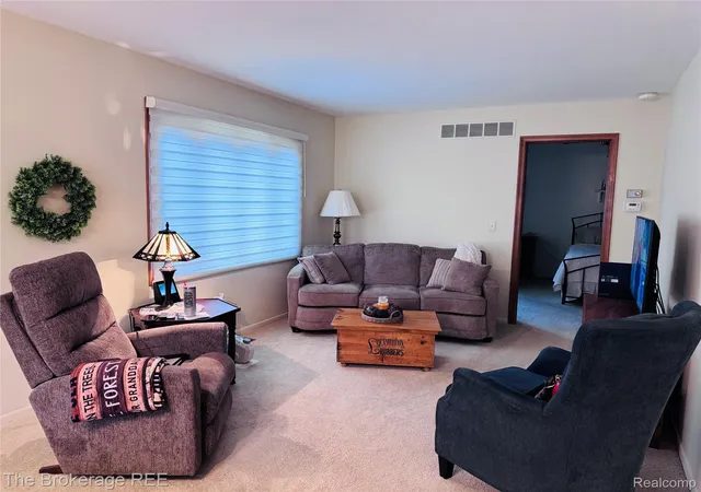 Homes for sale in Flushing City Genesee, MI | 588 Oakbrook Cir, Flushing City Genesee, MI 48433 | MLS# 20261016559