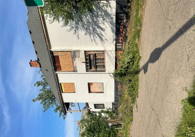 5th image of 4160 Crane St, Detroit, MI 48214 | MLS# 20261016600