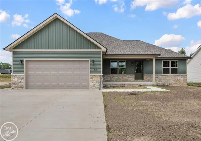 Photo 1 of Single family home for sale at 211 N Carney Rd, Saint Clair, MI 48079 | MLS# 58050201686 | Listing updated on 2026-08-29