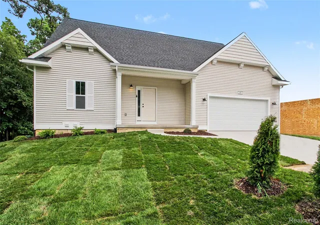 Listing Photo 1 - Condo for sale in building located at 366 Dorchester Dr, Howell, MI 48855