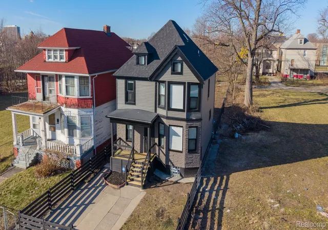 2nd image of 2575 Harding St, Detroit, MI 48214 | MLS# 20261016861