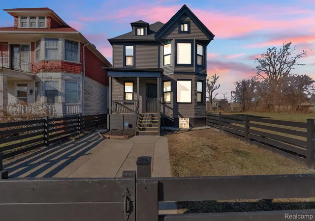 Photo 3 of Single family home for sale at 2575 Harding St, Detroit, MI 48214 | MLS# 20261016861 | Listing updated on 2026-09-16