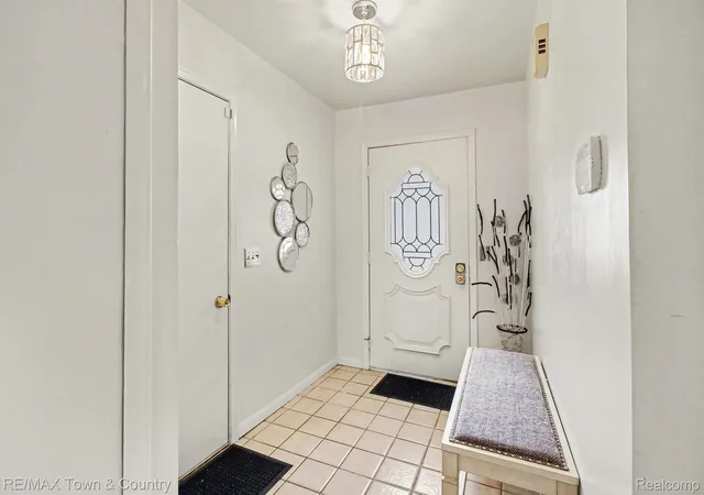 4th image of 2442 Vly Oaks Cir, FlintCharterTownship_Genesee, MI 48532