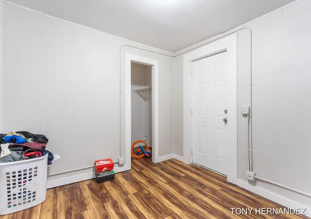 Listing Photo 4 - Condo for sale in building located at 1402 N Ave NE, Grand Rapids, MI 49505