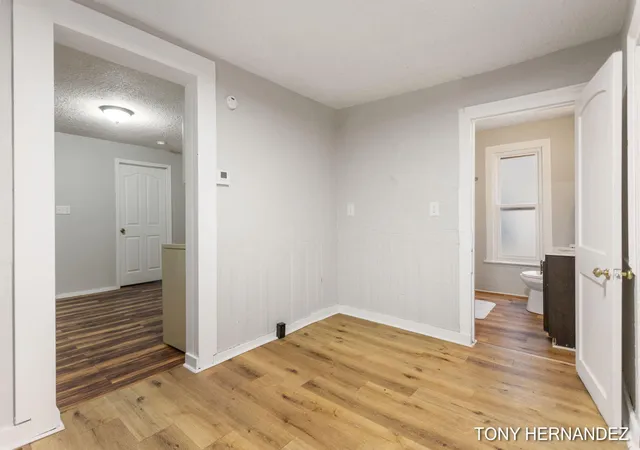 Listing Photo 5 - Condo for sale in building located at 1402 N Ave NE, Grand Rapids, MI 49505